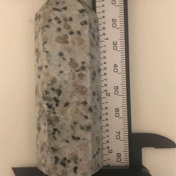 Kiwi Jasper crystal gemstone tower point - Picture 4 of 4